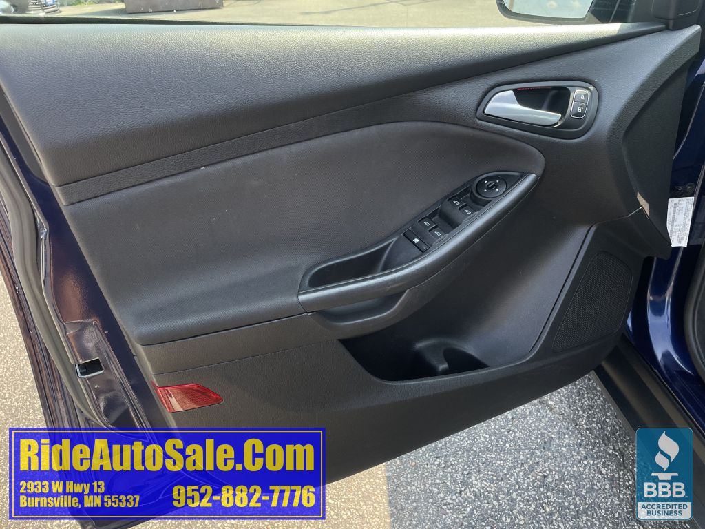 2016 Ford Focus Image 9