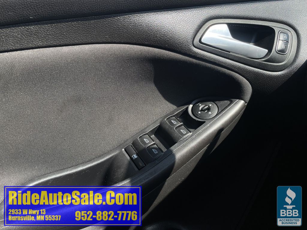 2016 Ford Focus Image 37
