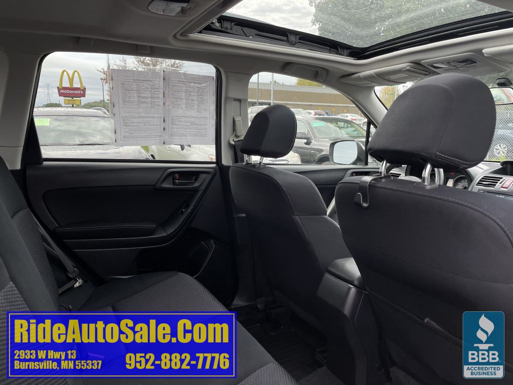 2015 Subaru Forester Image 16