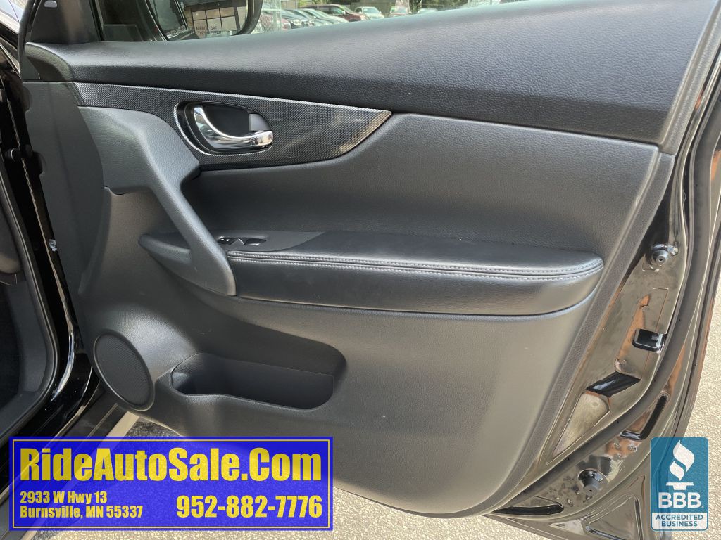 2015 Nissan Rogue Image 13