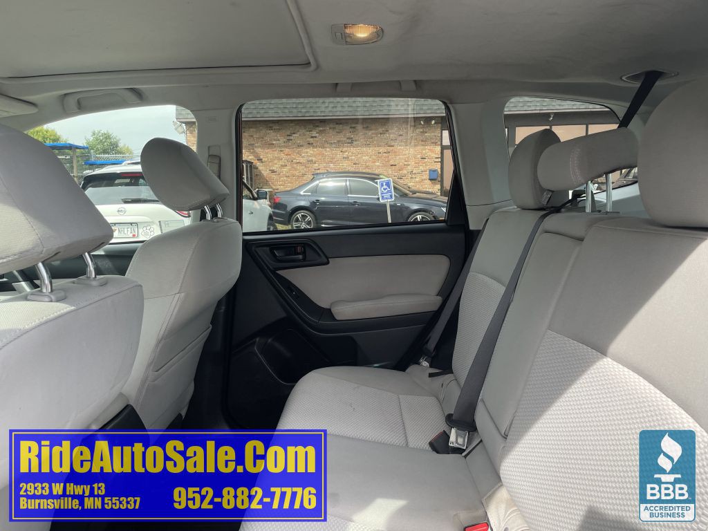 2015 Subaru Forester Image 12