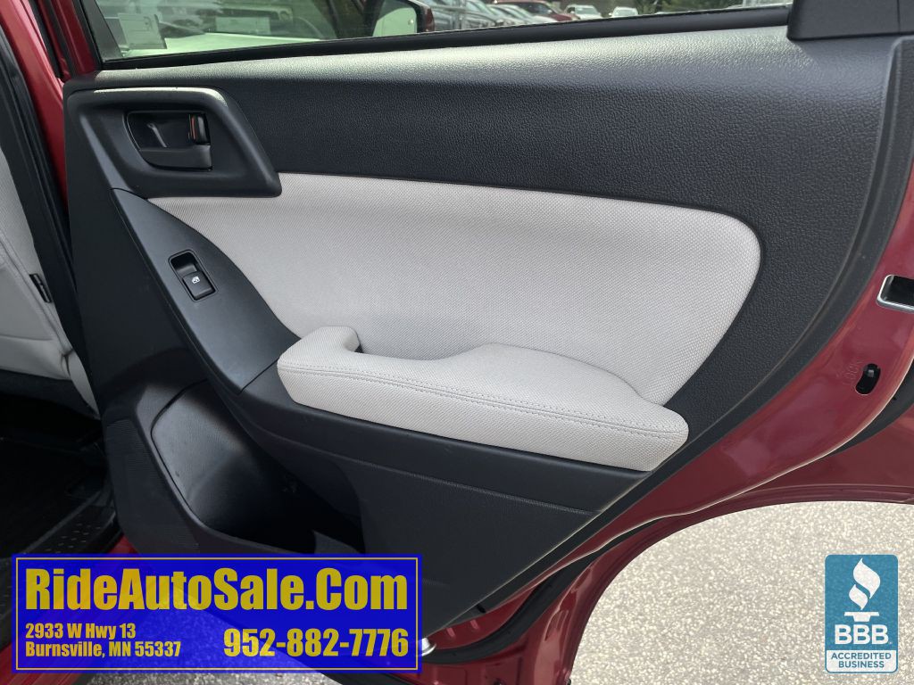 2015 Subaru Forester Image 15