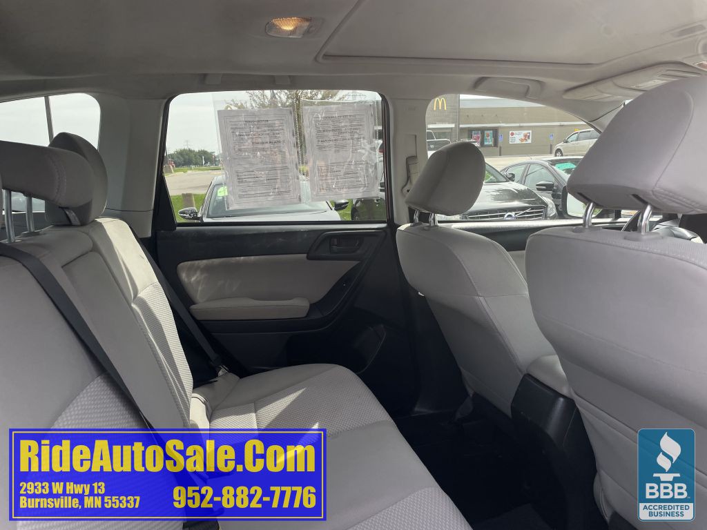 2015 Subaru Forester Image 16