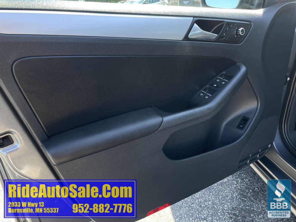 2014 Volkswagen Jetta Image 11