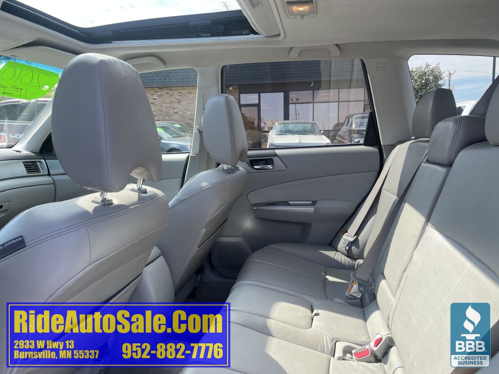 2010 Subaru Forester Image 12