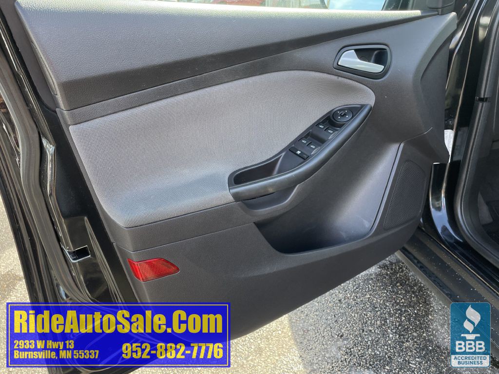 2014 Ford Focus Image 9