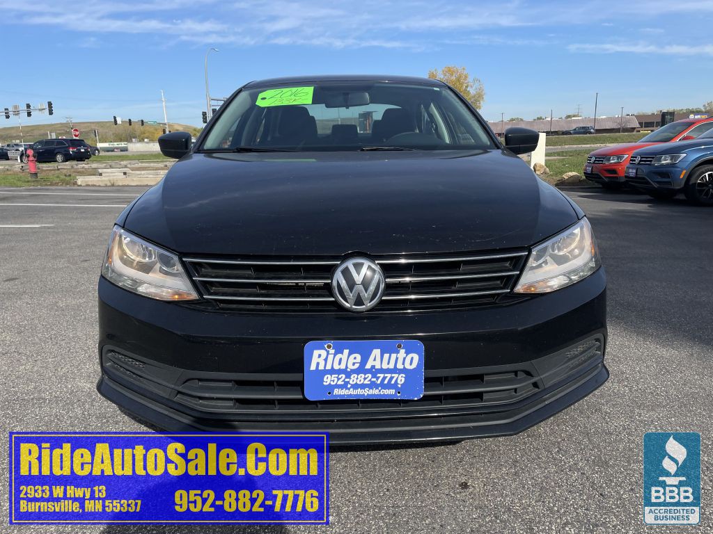 2016 Volkswagen Jetta Image 2
