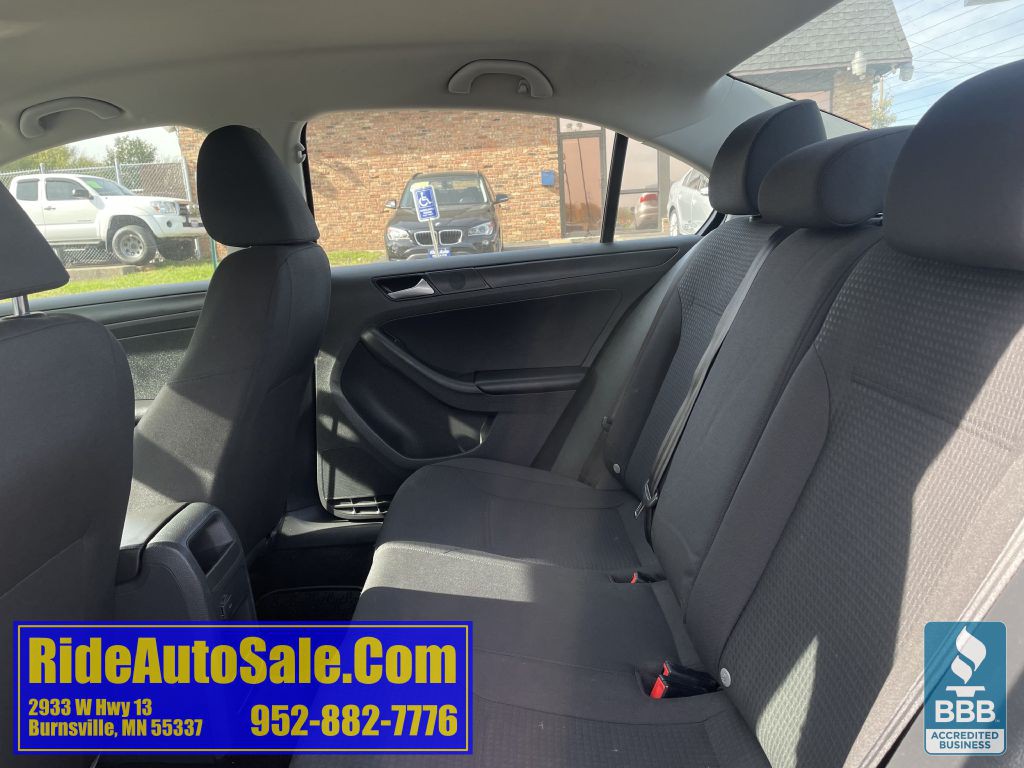 2016 Volkswagen Jetta Image 12