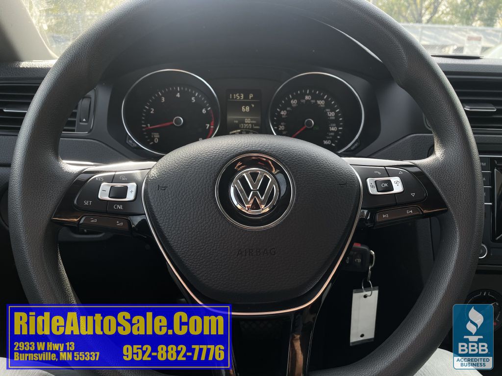 2016 Volkswagen Jetta Image 19