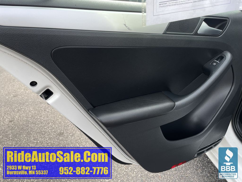 2013 Volkswagen Jetta Image 11
