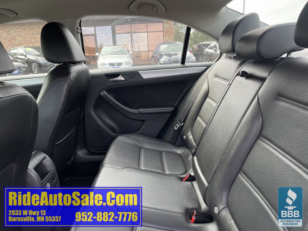 2013 Volkswagen Jetta Image 12