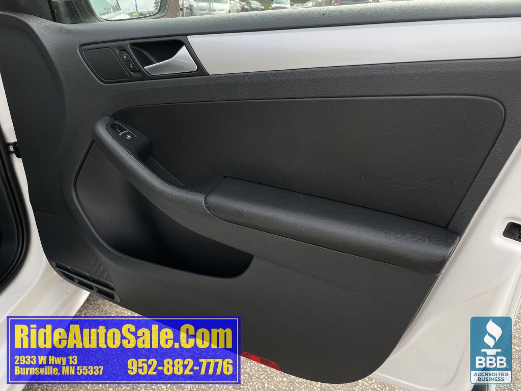 2013 Volkswagen Jetta Image 13