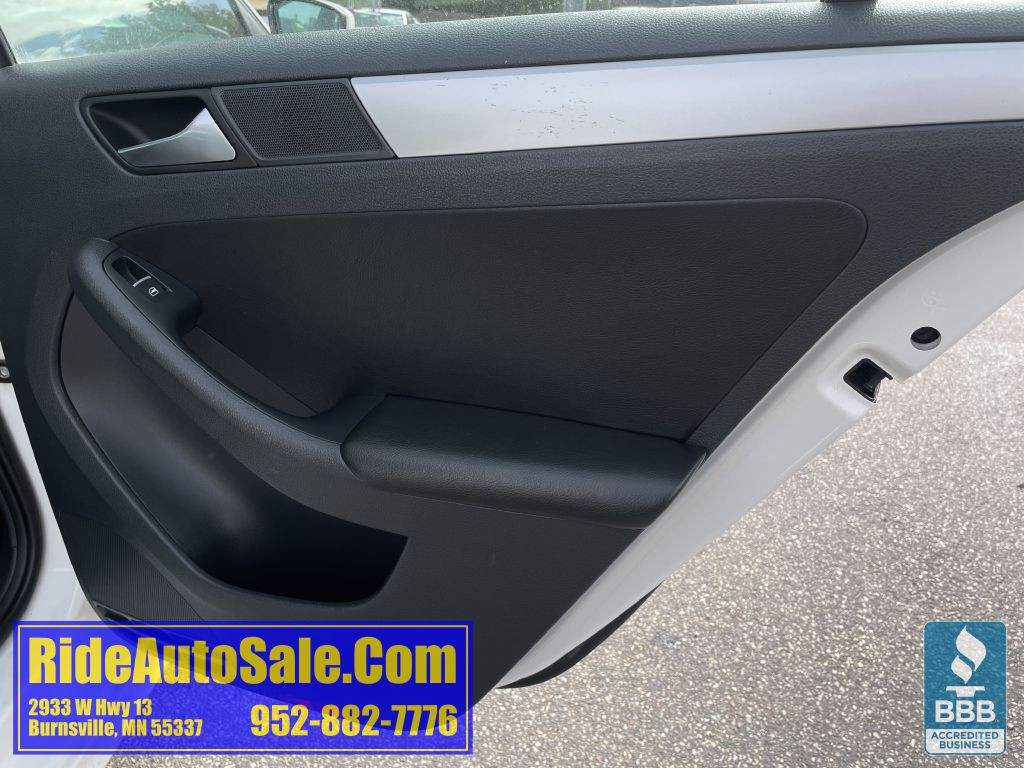 2013 Volkswagen Jetta Image 15