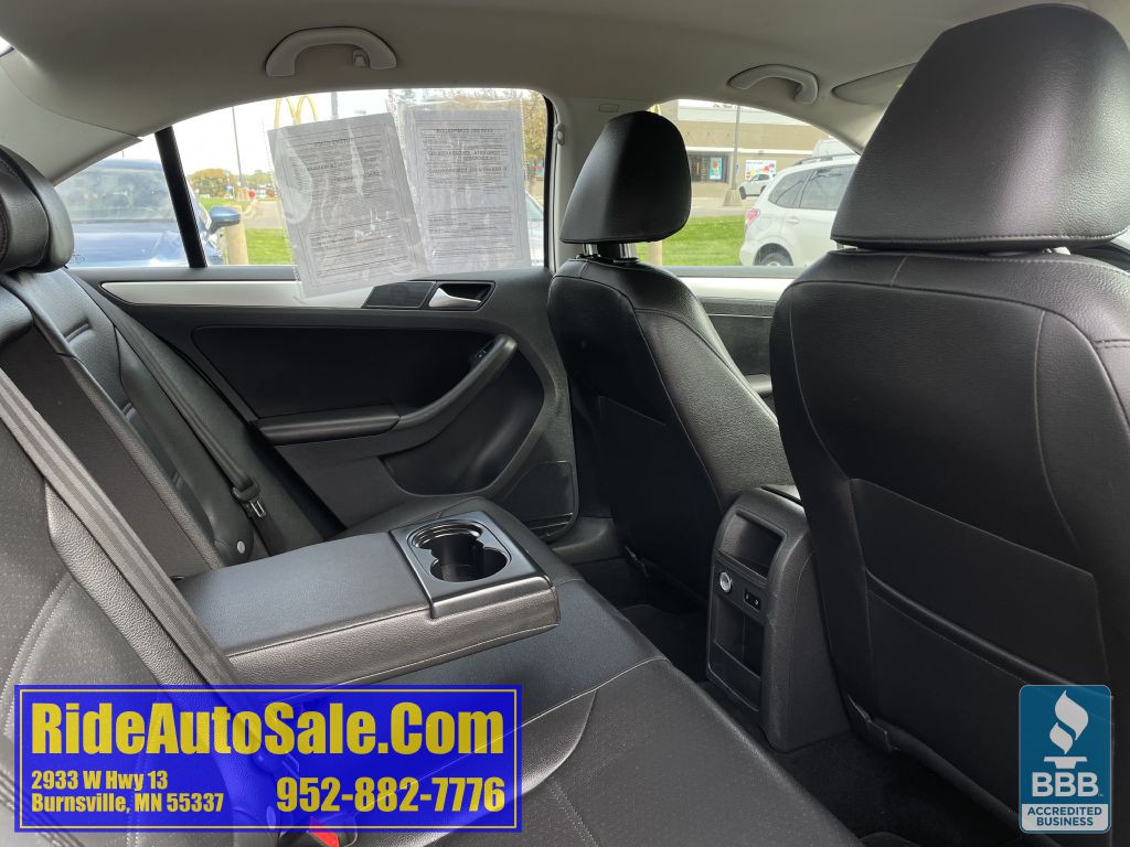 2013 Volkswagen Jetta Image 16