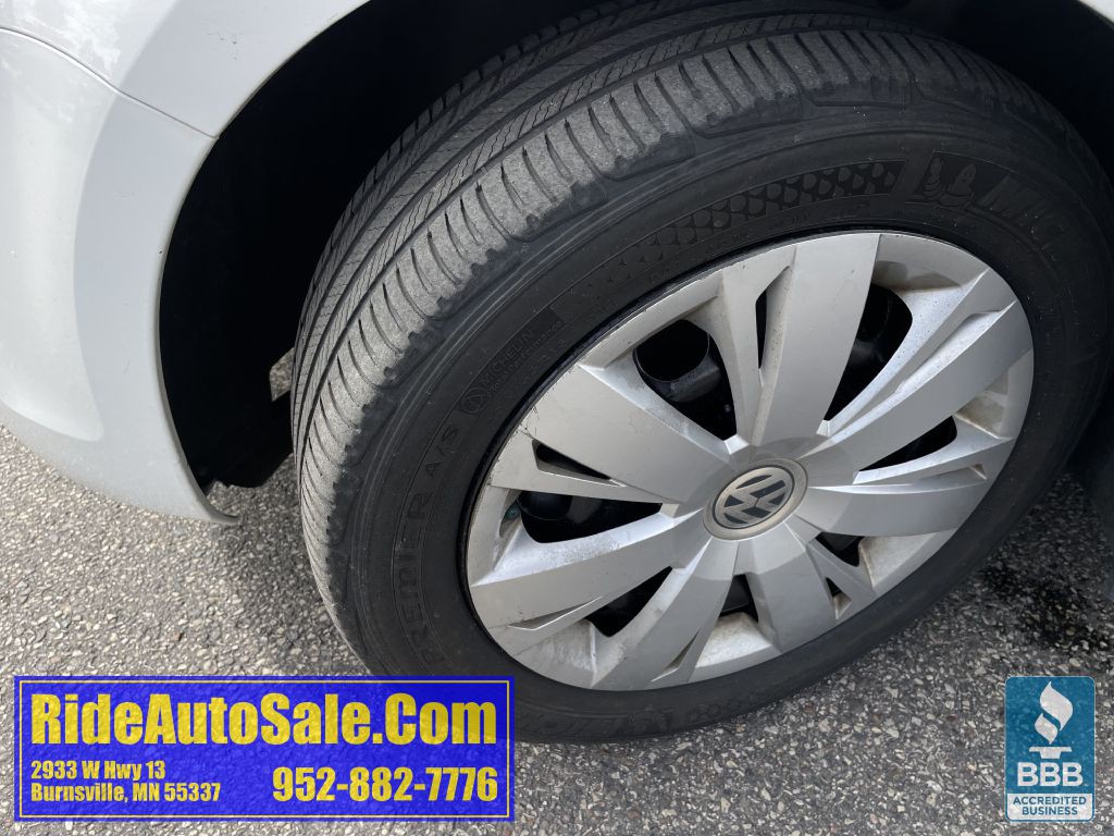 2013 Volkswagen Jetta Image 25