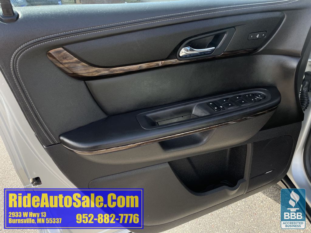 2017 GMC Acadia Image 9