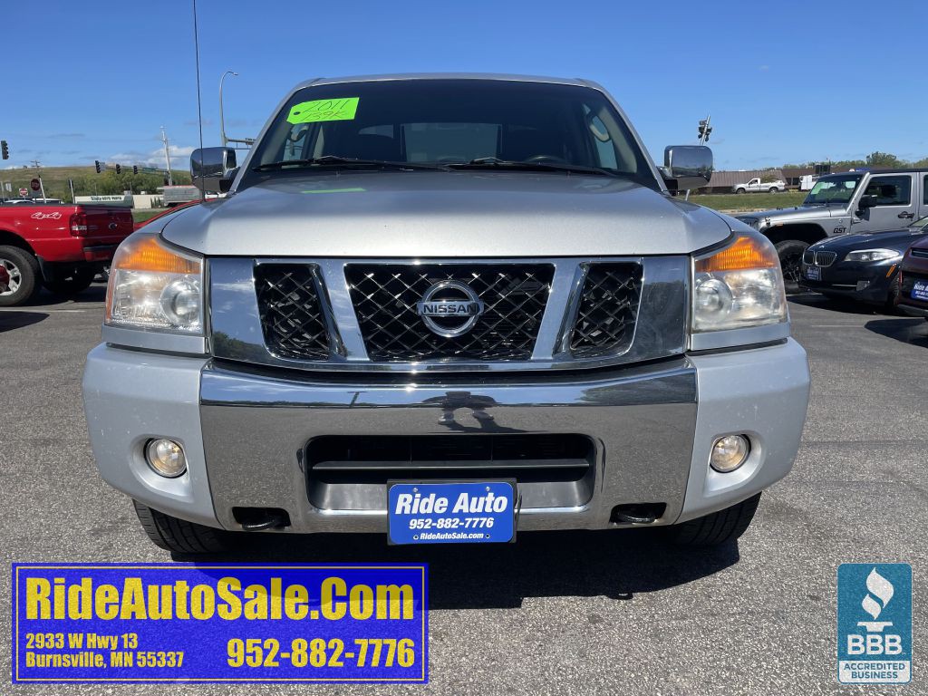 2011 Nissan Titan Image 2