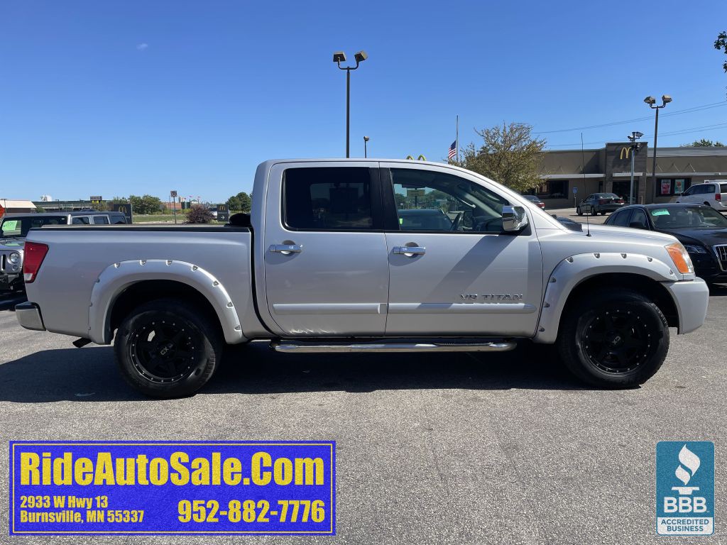 2011 Nissan Titan Image 4