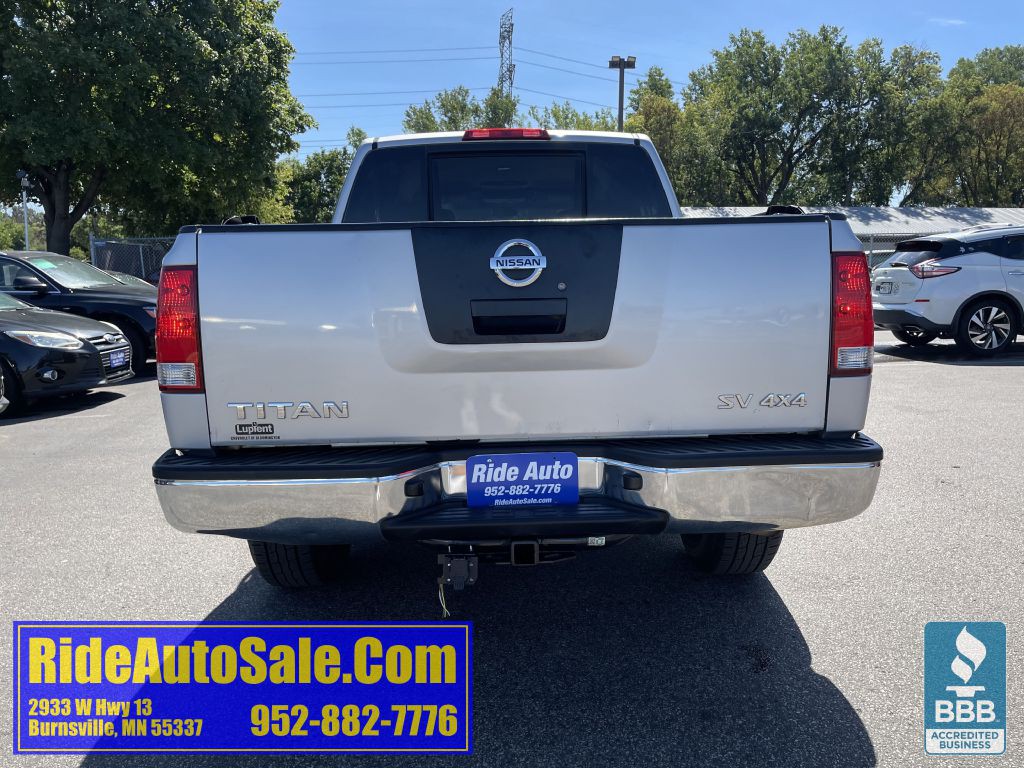 2011 Nissan Titan Image 6