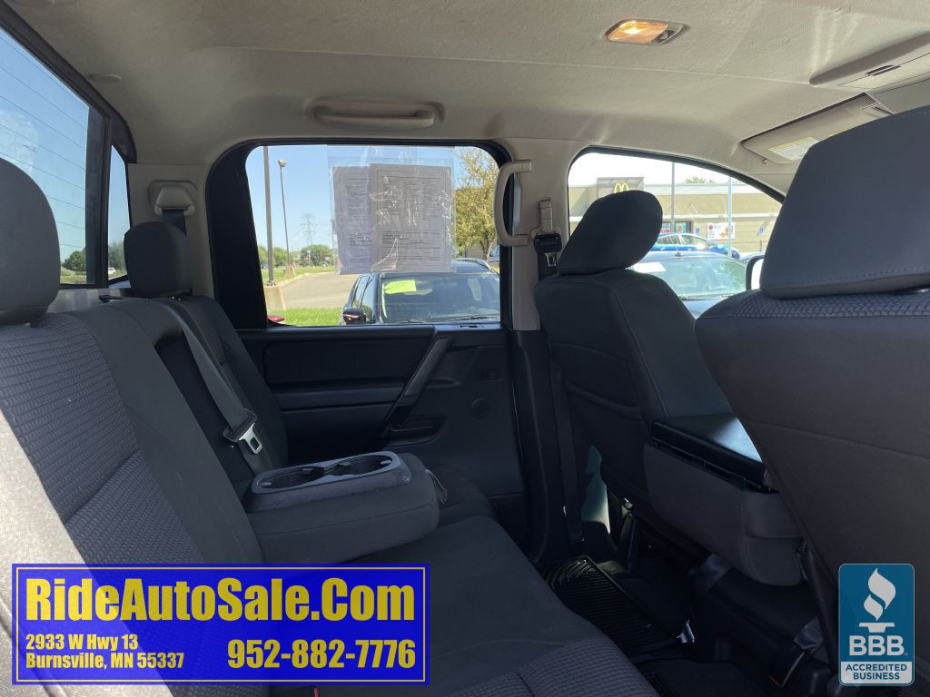 2011 Nissan Titan Image 16