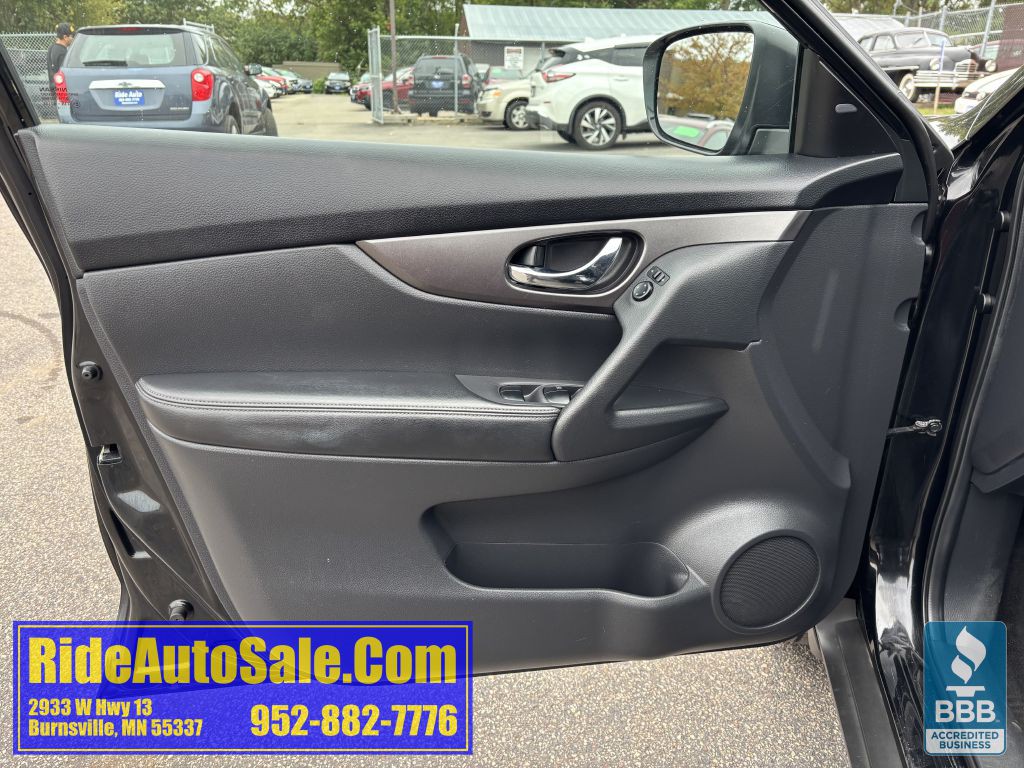 2016 Nissan Rogue Image 9