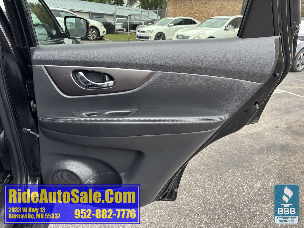 2016 Nissan Rogue Image 15