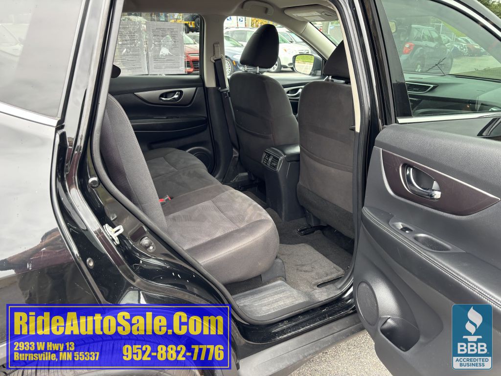 2016 Nissan Rogue Image 16
