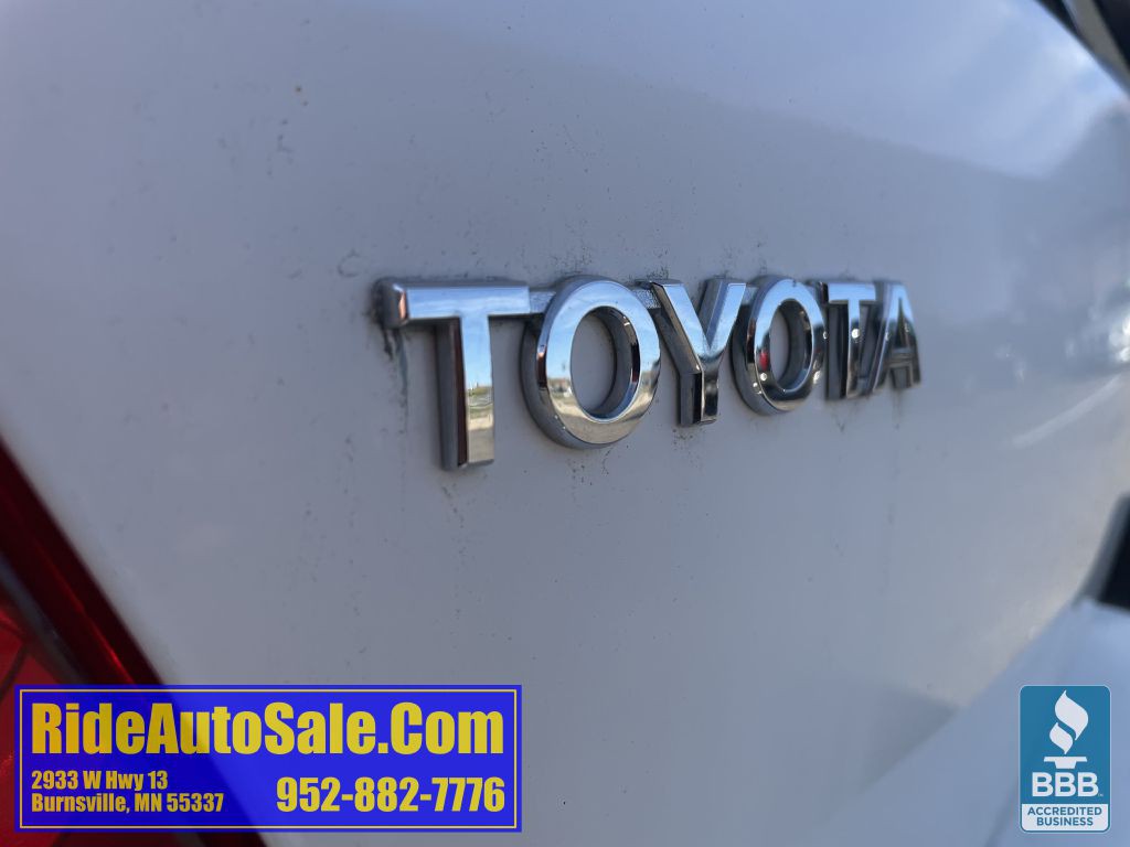 2008 Toyota Yaris Image 32