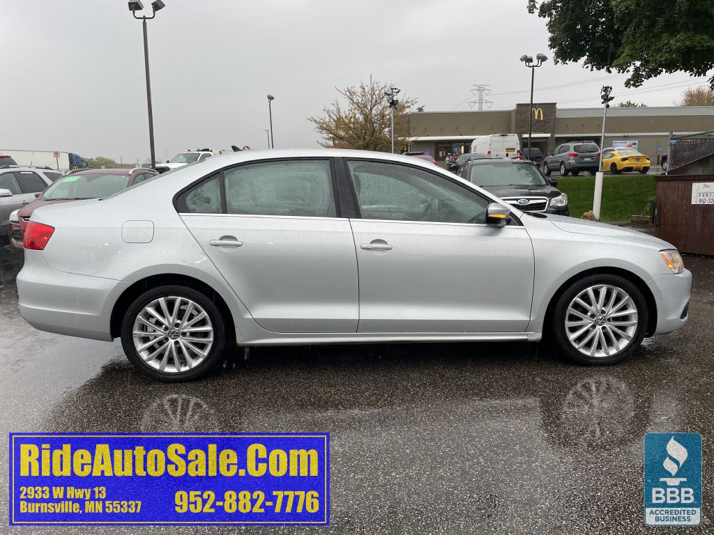 2012 Volkswagen Jetta Image 4
