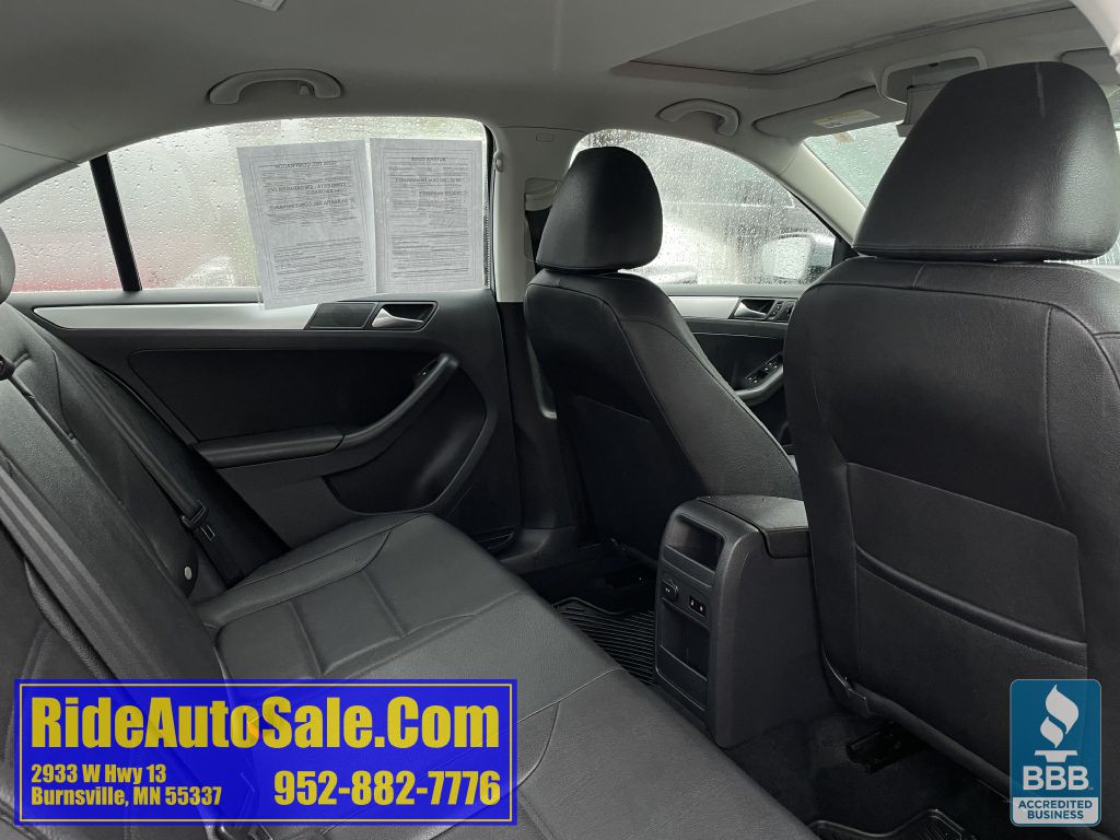 2012 Volkswagen Jetta Image 16
