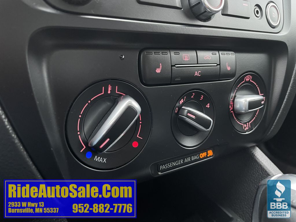 2012 Volkswagen Jetta Image 32