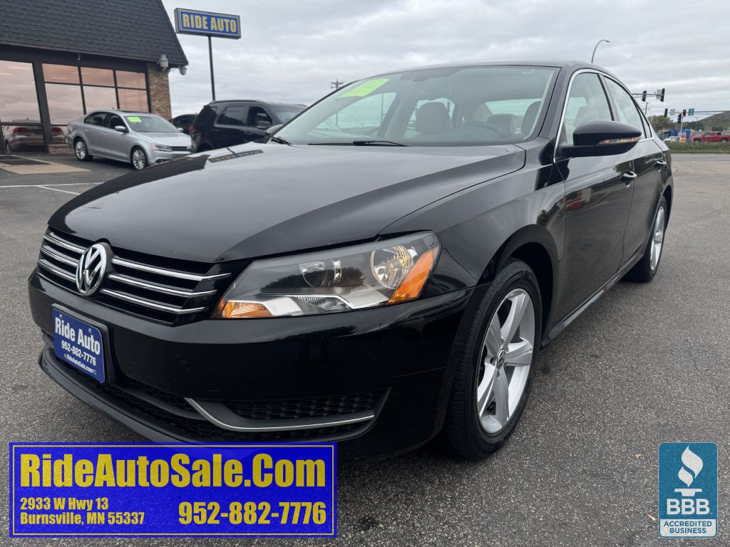2012 Volkswagen Passat Image 1