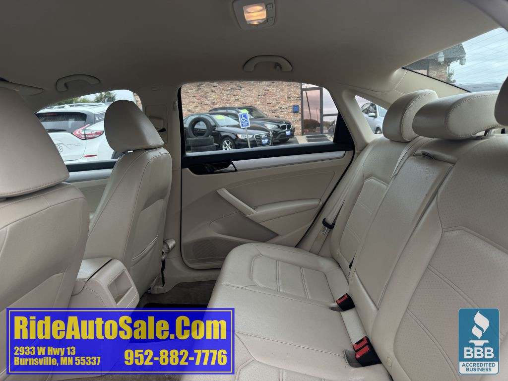 2012 Volkswagen Passat Image 12