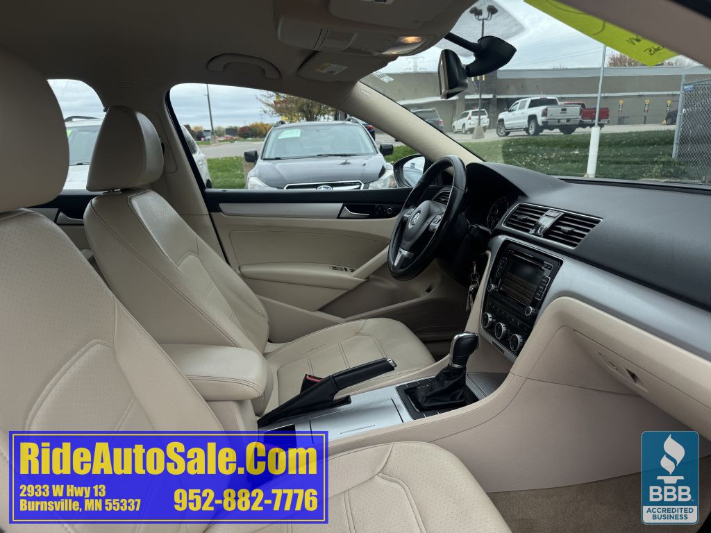 2012 Volkswagen Passat Image 14