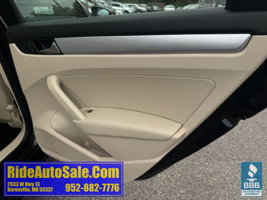 2012 Volkswagen Passat Image 15