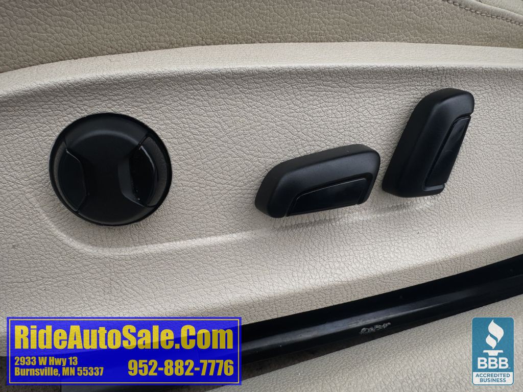 2012 Volkswagen Passat Image 17