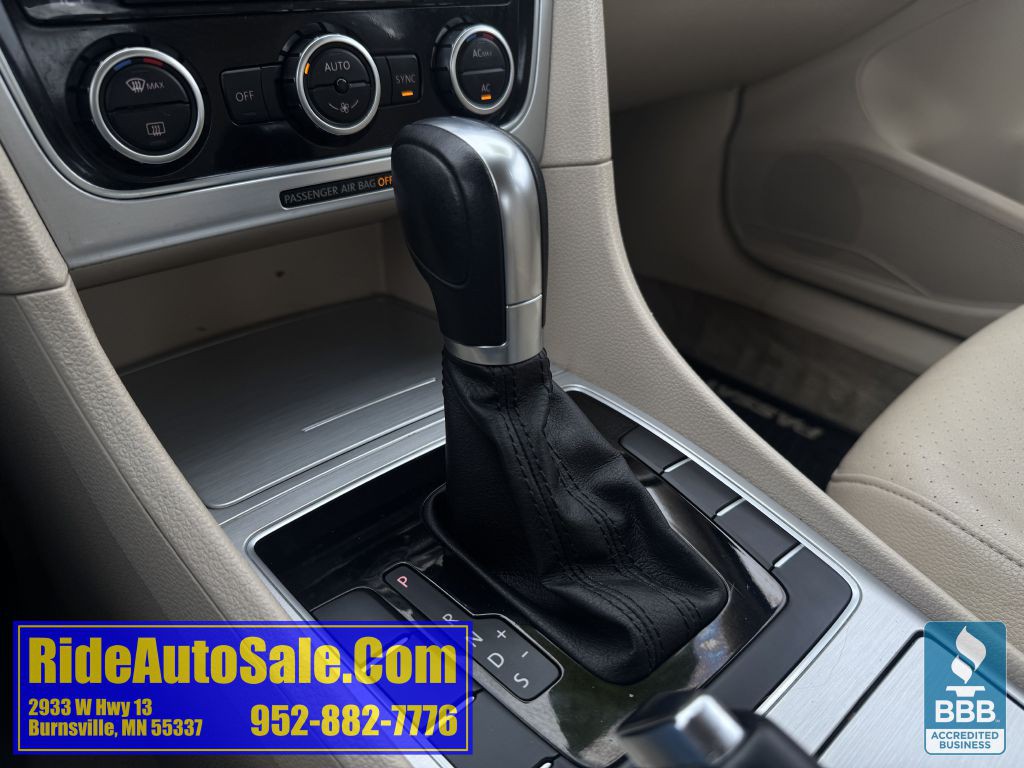 2012 Volkswagen Passat Image 20