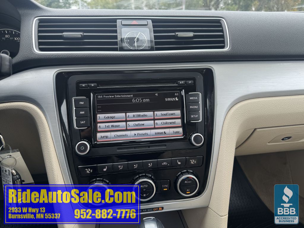 2012 Volkswagen Passat Image 21