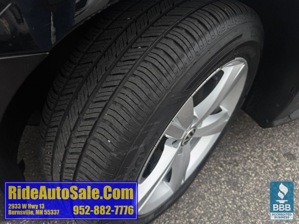 2012 Volkswagen Passat Image 25