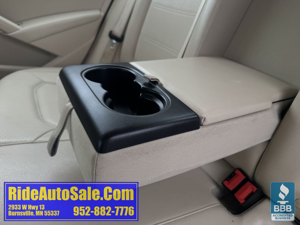 2012 Volkswagen Passat Image 29