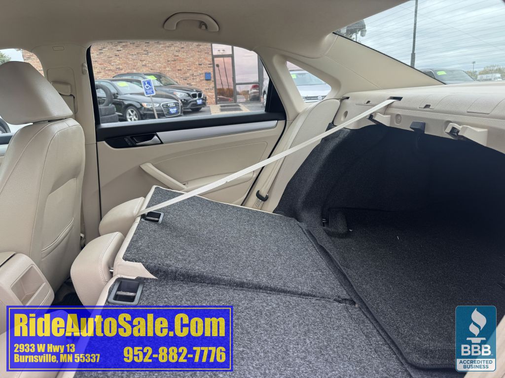 2012 Volkswagen Passat Image 31