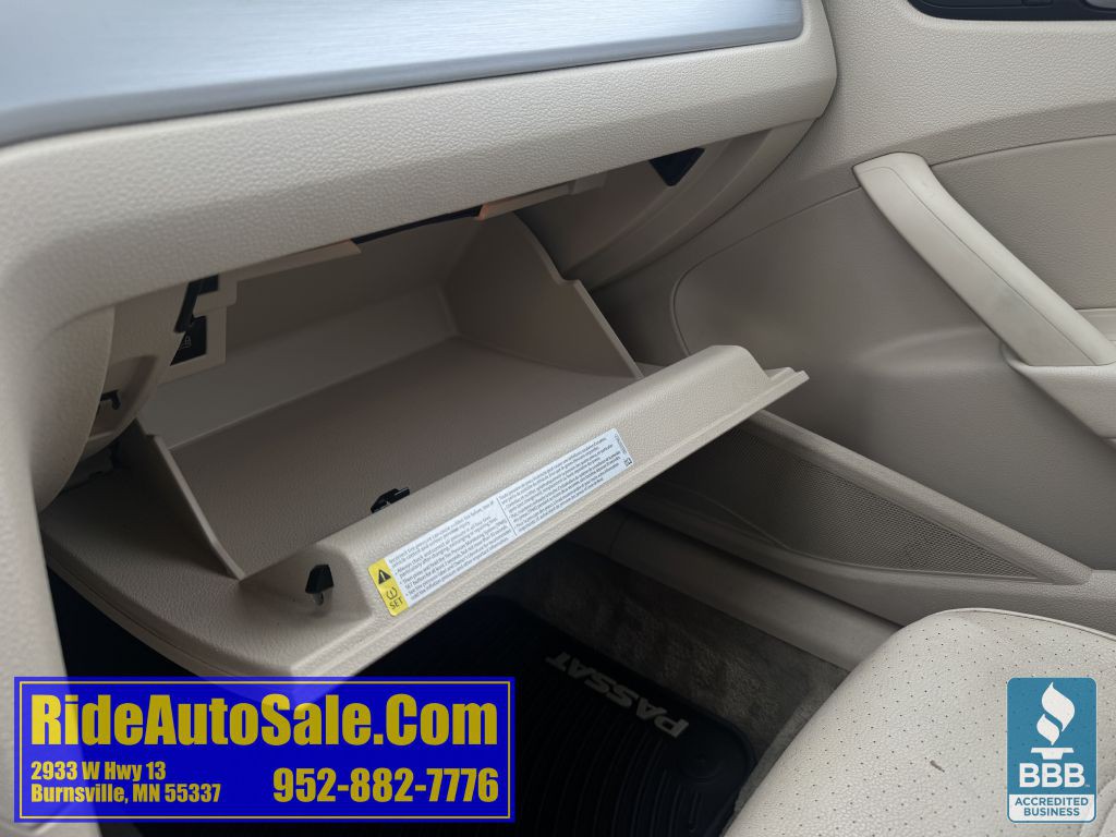 2012 Volkswagen Passat Image 34