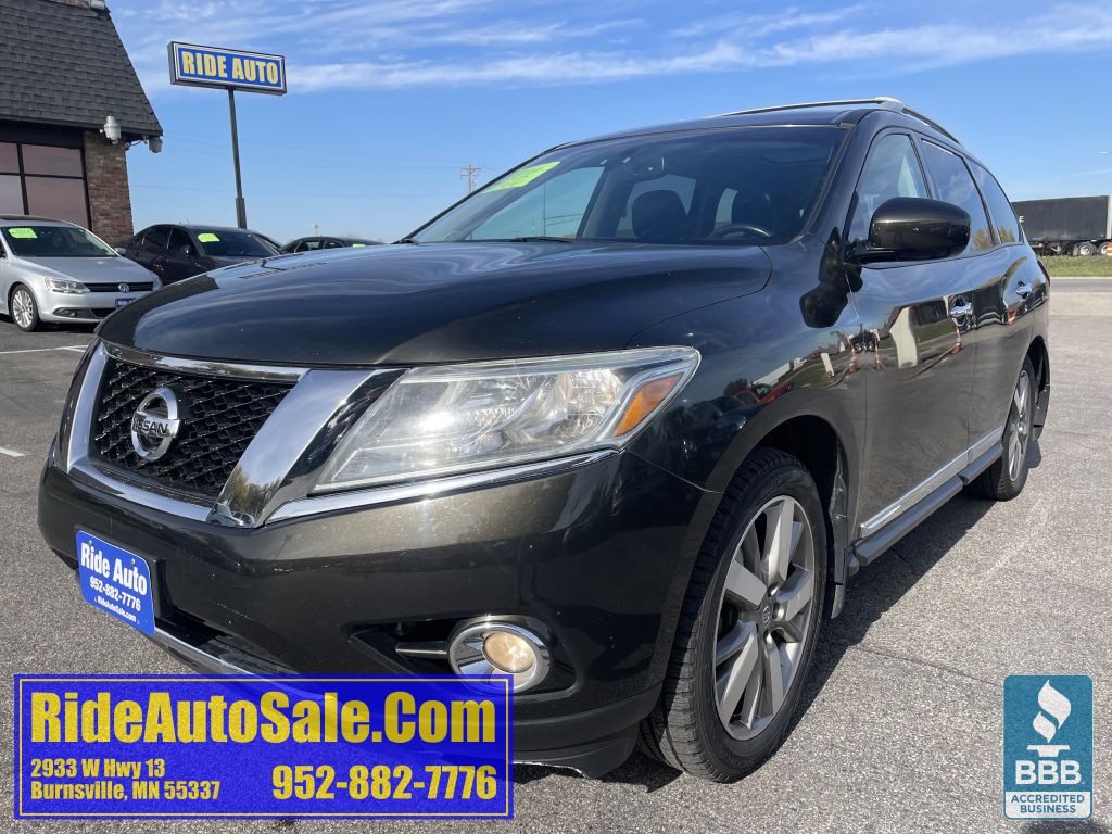 2015 Nissan Pathfinder Image 1