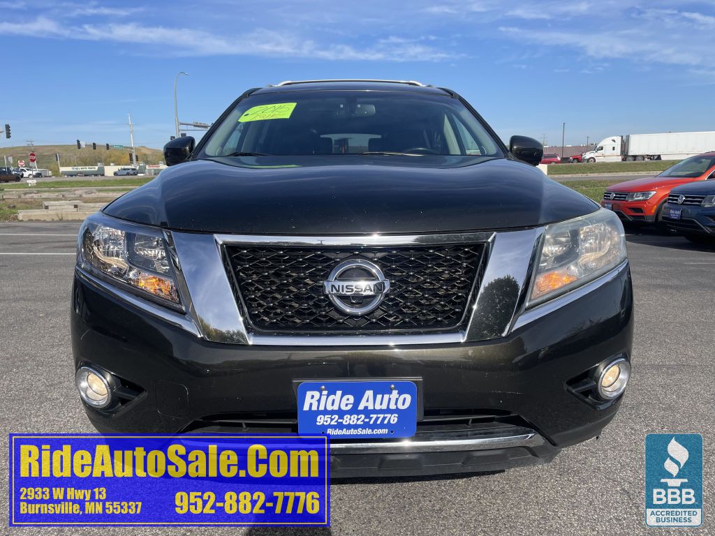 2015 Nissan Pathfinder Image 2