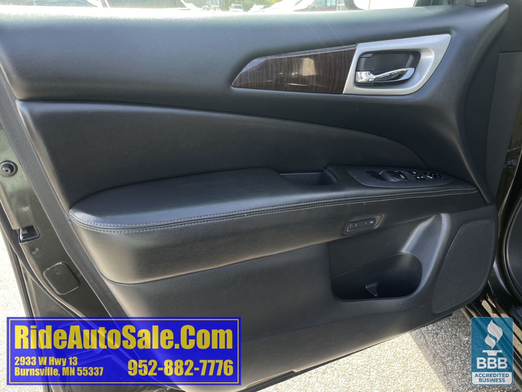 2015 Nissan Pathfinder Image 9