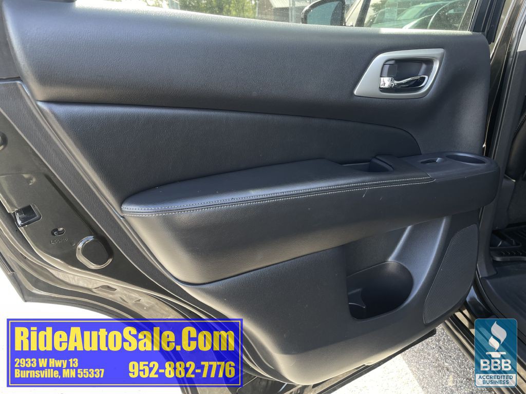 2015 Nissan Pathfinder Image 11