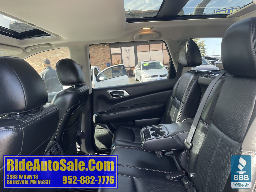 2015 Nissan Pathfinder Image 12