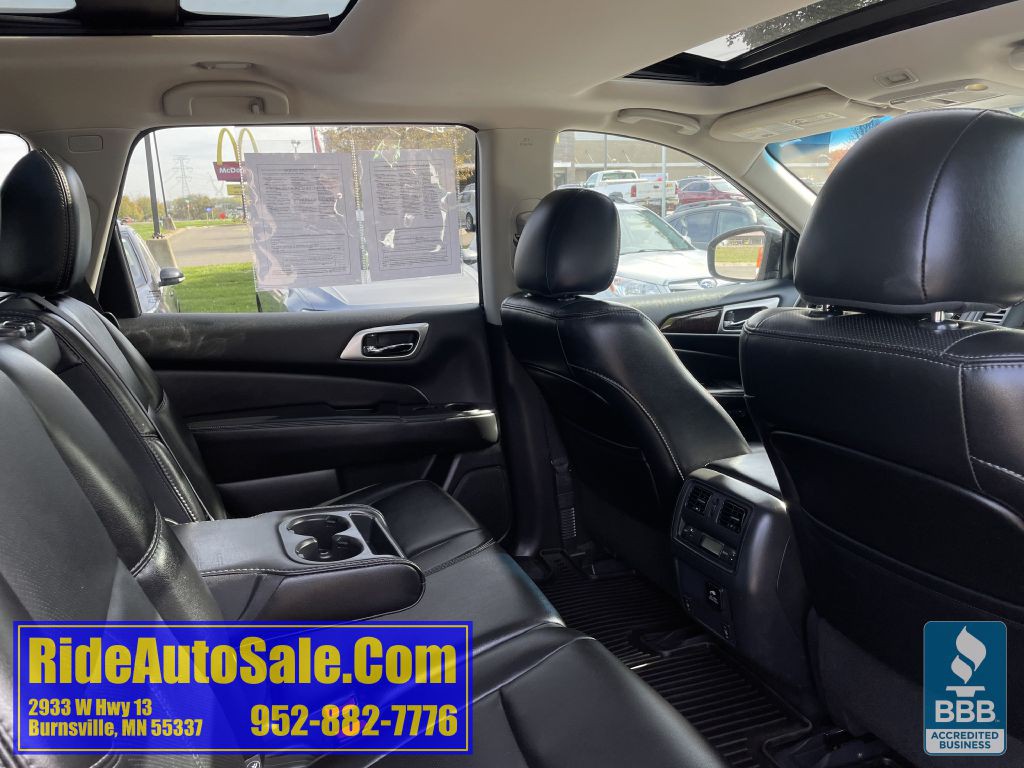 2015 Nissan Pathfinder Image 17