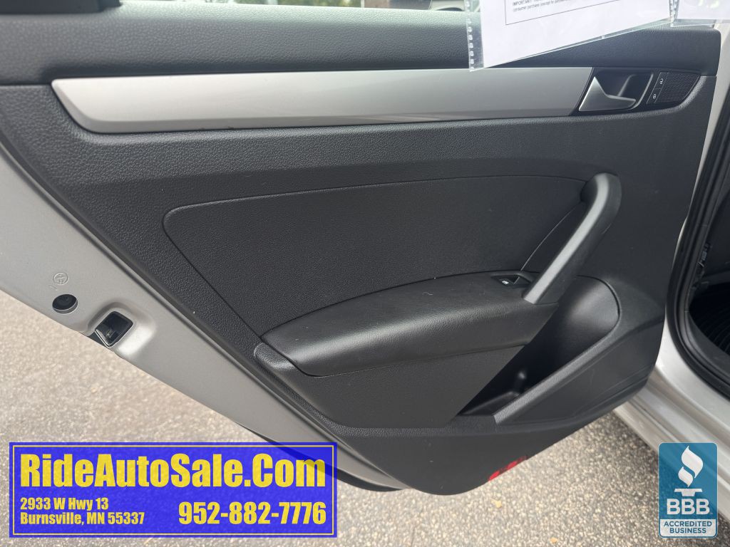 2014 Volkswagen Passat Image 11