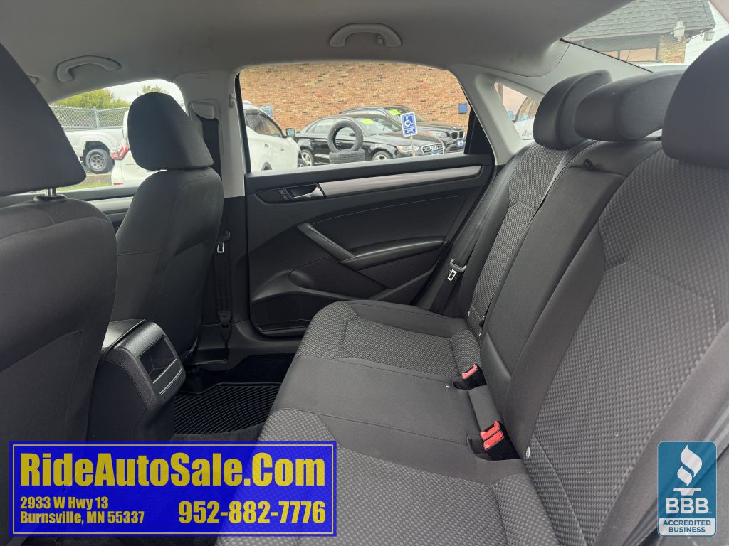 2014 Volkswagen Passat Image 12